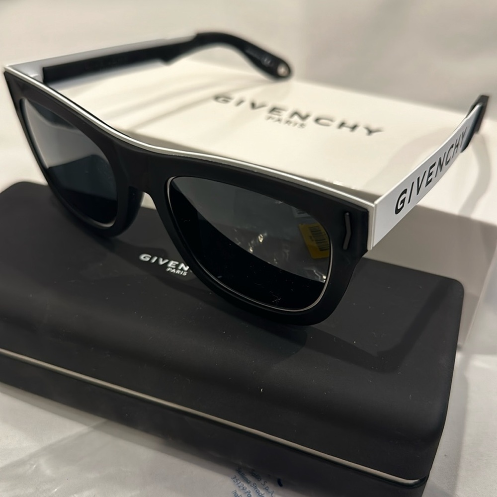 Givenchy Sunglasses - BLACK & WHITE SOFT SQUARE LOGO SPORT SUNGLASSES SHADES